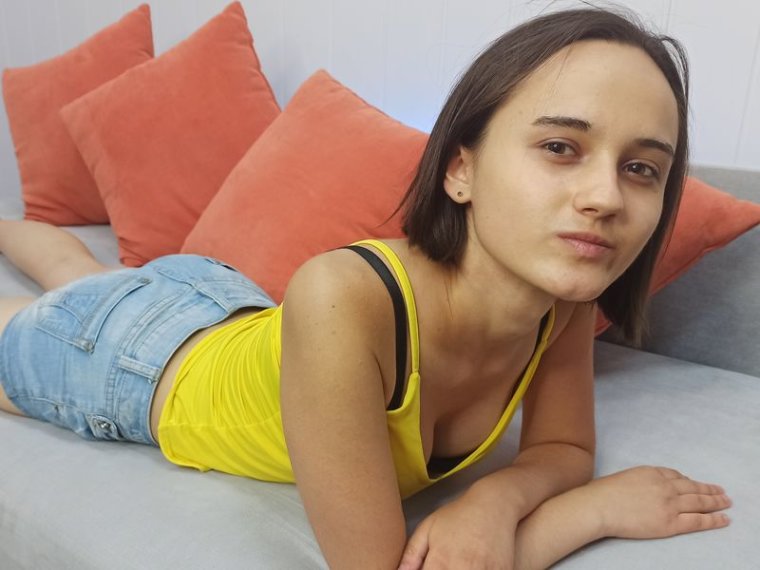 LeslieMour's profile - Image n°0