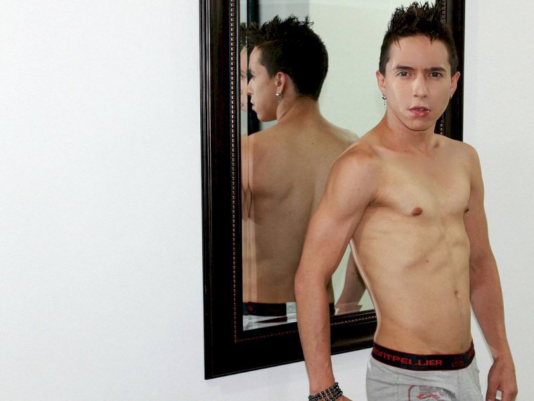 LEYTONBOYHOT's profile - Image n°0
