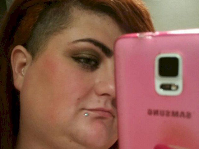 LiaBurton's profile - Image n°1