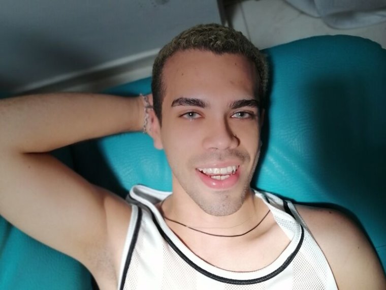 LiamSuat's profile - Image n°0