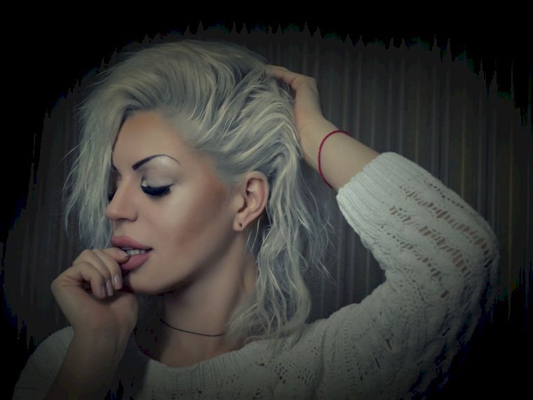 likaangellll's profile - Image n°1