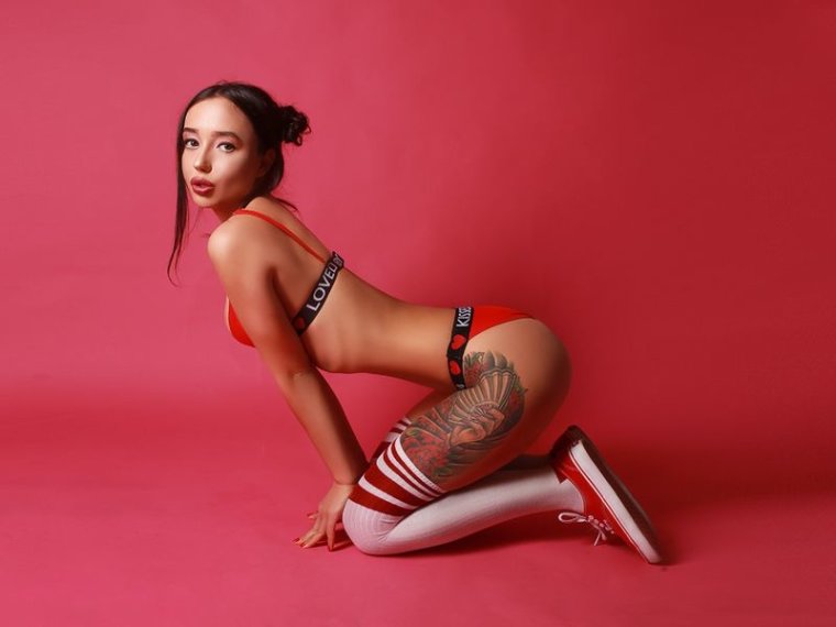 LilyLorenzo's profile - Image n°0