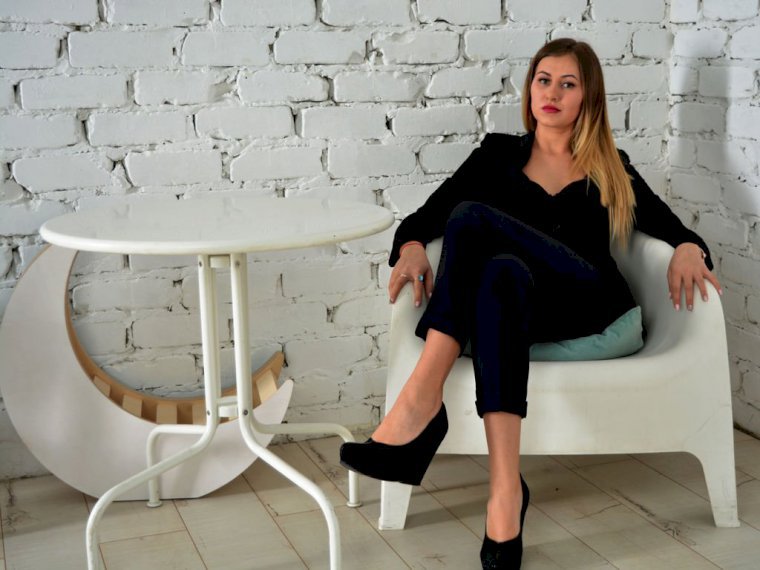 LinaBright's profile - Image n°1