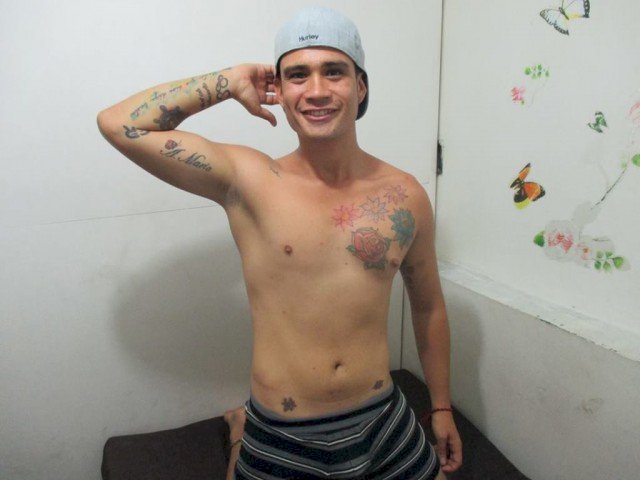 LittleHotBoy's profile - Image n°1