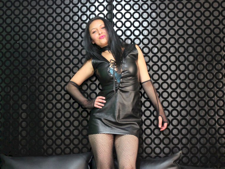 LITTLEKATSLAVE's profile - Image n°0