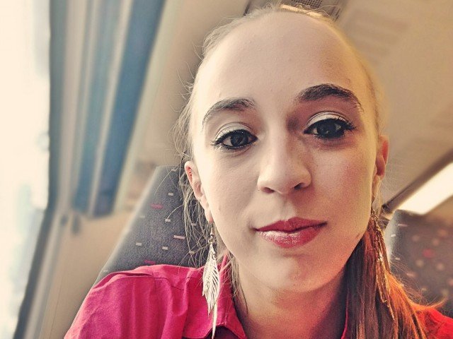 lolaricco's profile - Image n°0