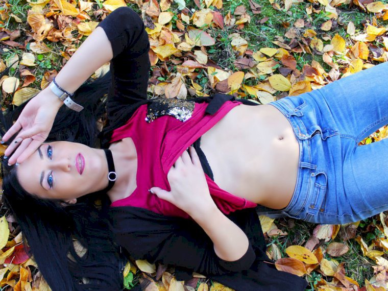 LoraDyann's profile - Image n°0
