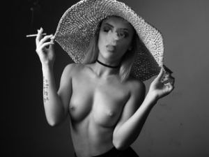 LorenaBlows's Sexcam