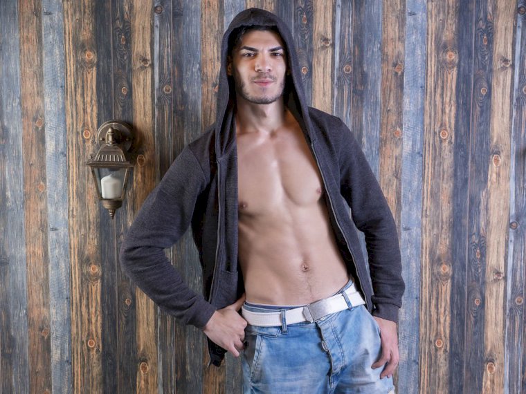 LorenzoBloom's profile - Image n°1