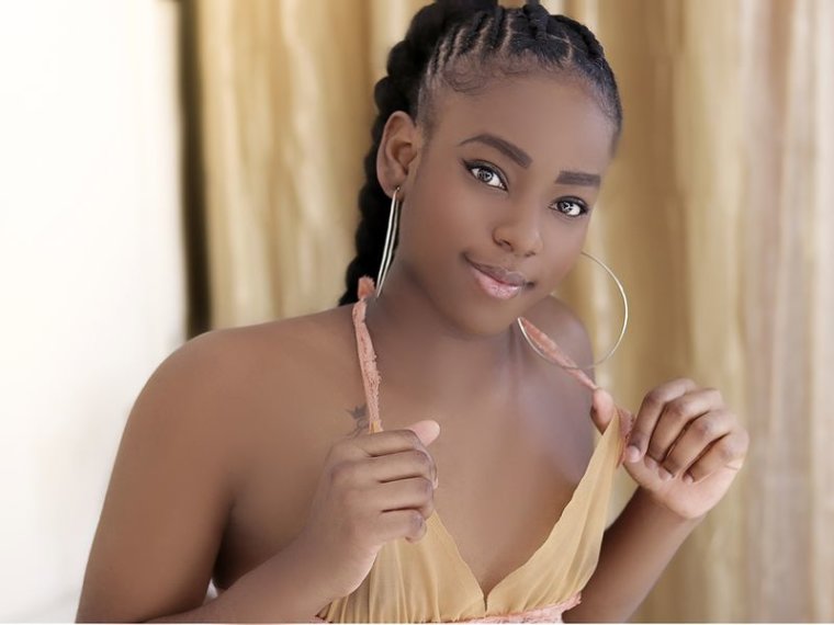 LucianaHarris's profile - Image n°0