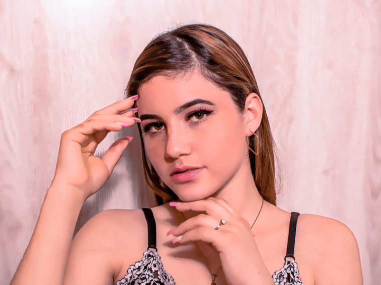 LucianaOwens's profile - Image n°0