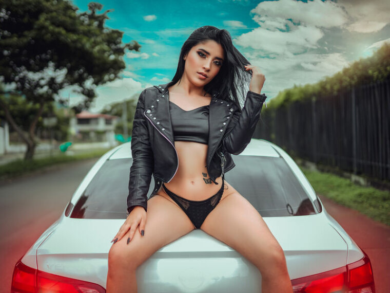 LucianaThompson's profile - Image n°0