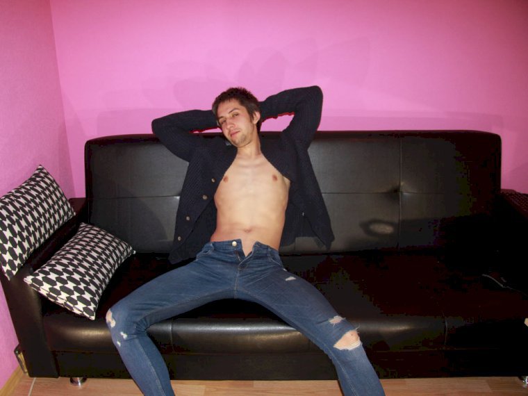 LuckyTom's profile - Image n°1