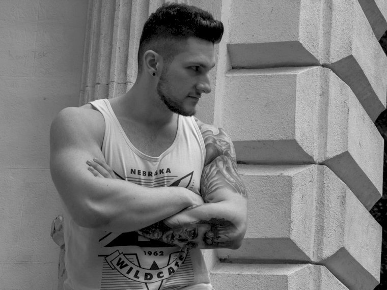 LukasPowel's profile - Image n°0