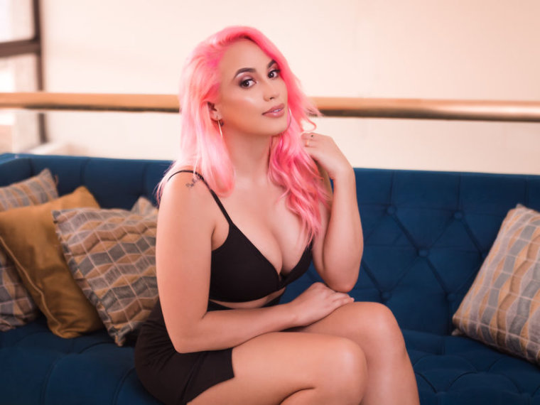 LunaBustamante's profile - Image n°0