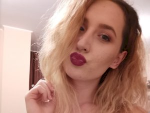 Mayahotxxx's Sexcam