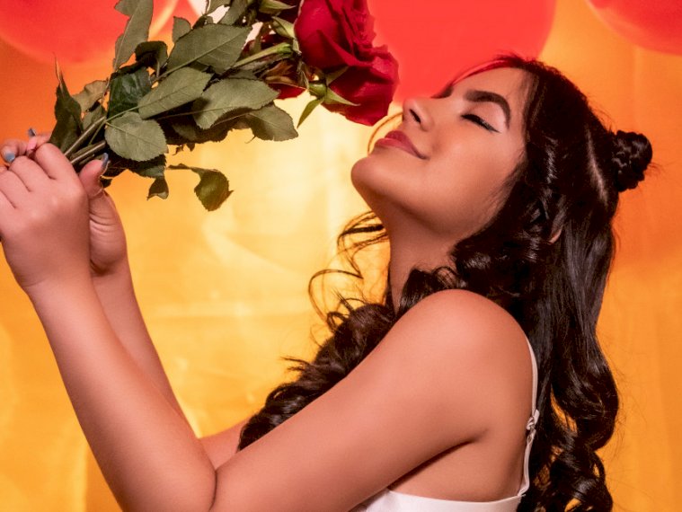 MhiaRoberts's profile - Image n°4