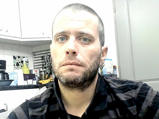 Profil de MrBlueEyes21 - Photo n°0