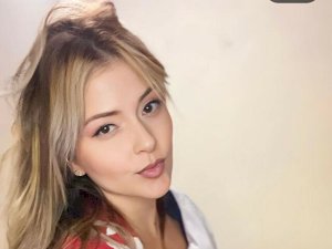Live Sex MiaLov8