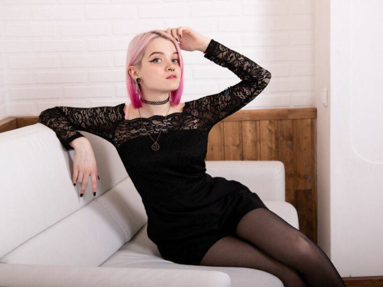 MabelNeal's profile - Image n°0