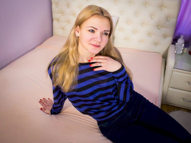 MakeMeUndress's profile - Image n°1