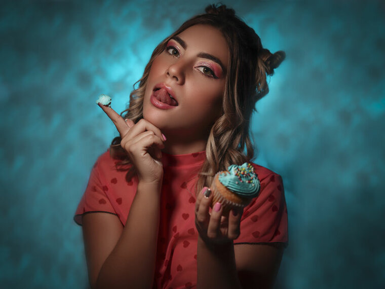 MarianBuxom's profile - Image n°0