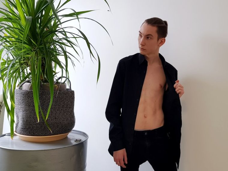 MaxAugust's profile - Image n°1