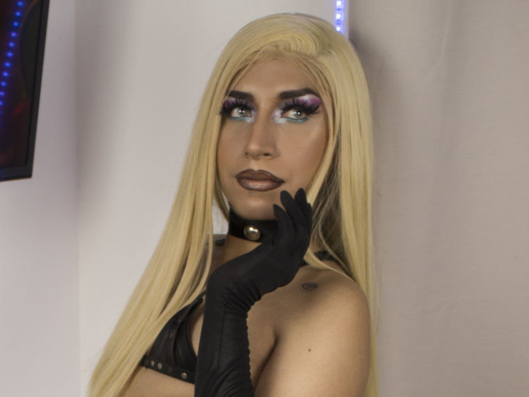 MelanAbril's profile - Image n°0