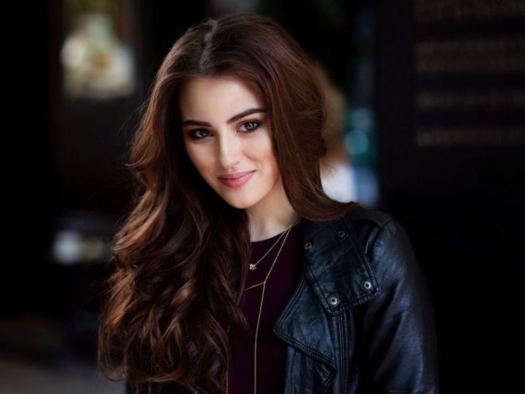 MeriWatts's profile - Image n°0