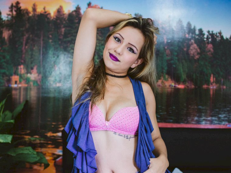 MiaDavies's profile - Image n°1
