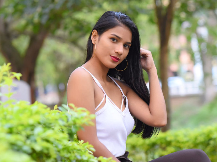 MiaGibbins's profile - Image n°0