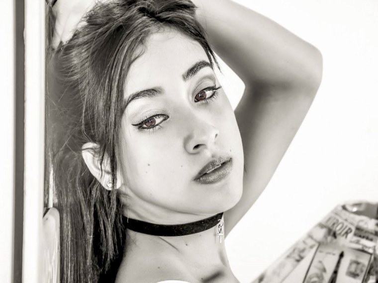 MiaJeners's profile - Image n°1