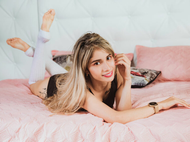 MihaBaez's profile - Image n°1
