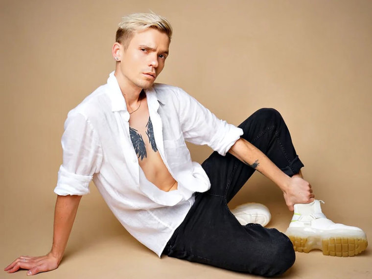 MikeRoys's profile - Image n°0