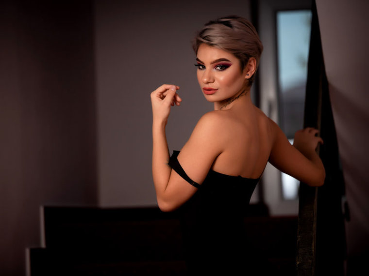 MishaLenoir's profile - Image n°0