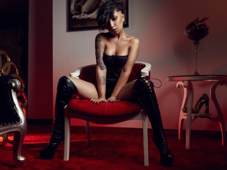 MissDevilleVonD's profile - Image n°1