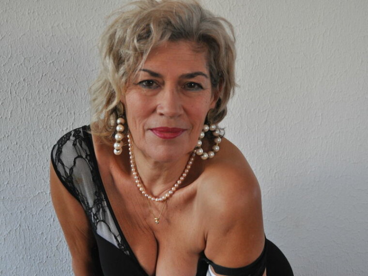 Misses's profile - Image n°0