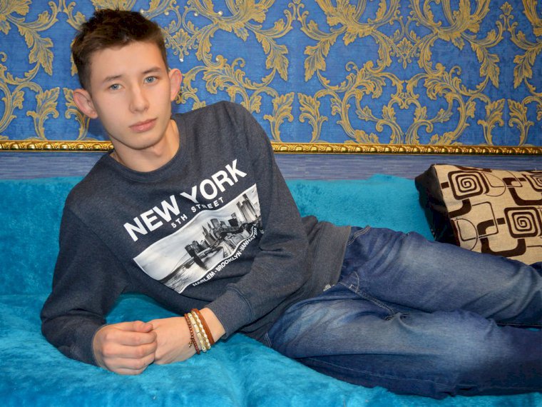 MitchLuv's profile - Image n°0