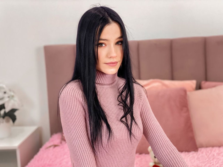 MollyHoll's profile - Image n°0