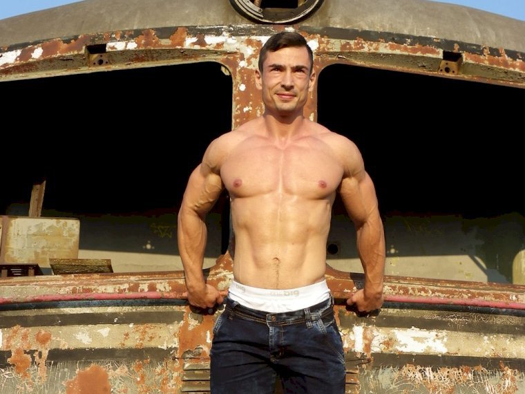 muscleloverr's profile - Image n°1