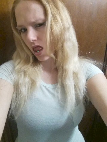 MzQueen's profile - Image n°0