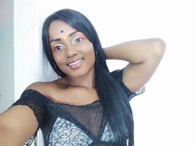 naomylynn's profile - Image n°1