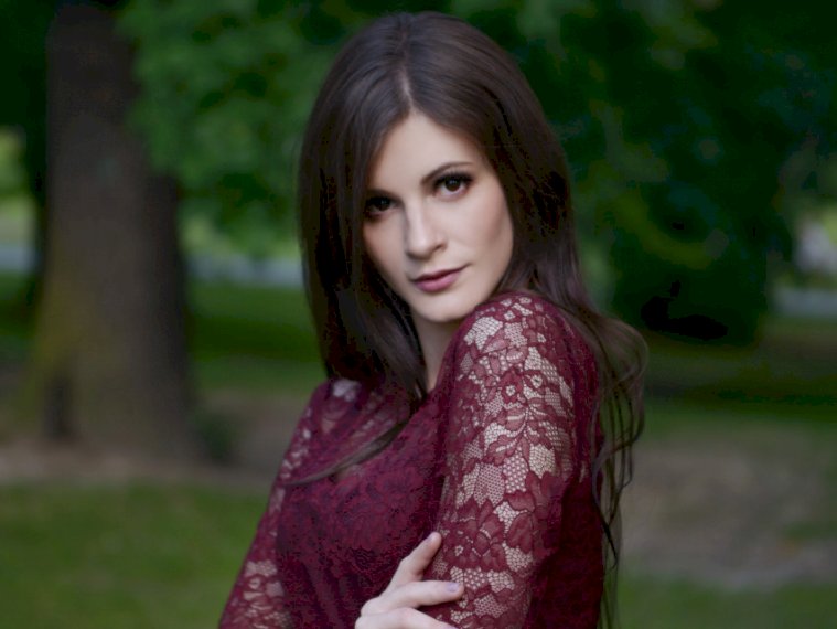 NanaHale's profile - Image n°3