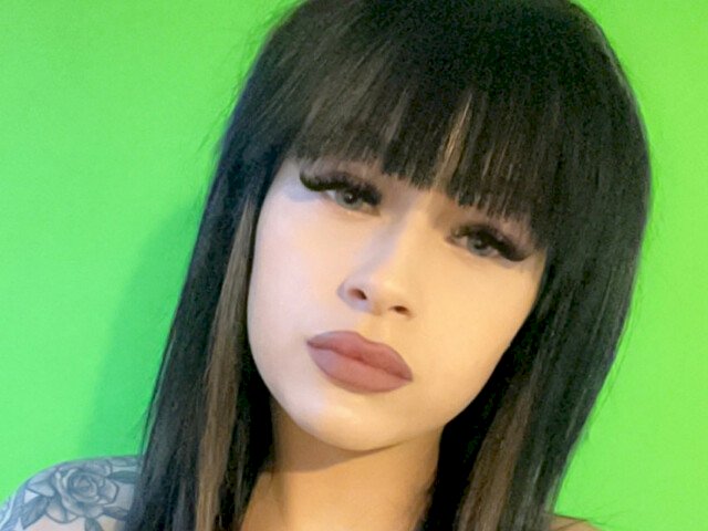 NinaPoland's profile - Image n°0