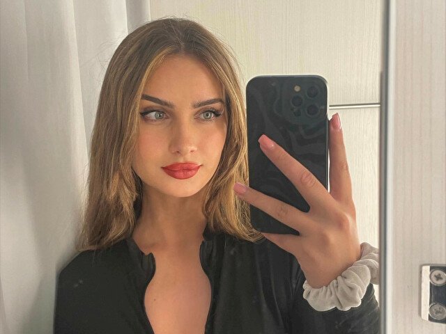 NicoleCam's profile - Image n°1
