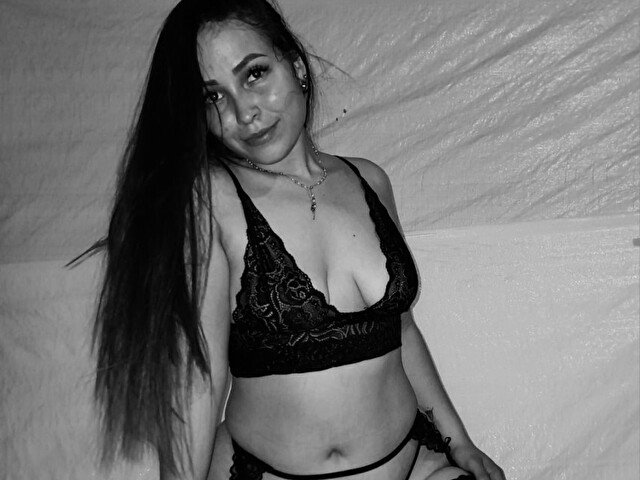 Nicollehot's profile - Image n°1