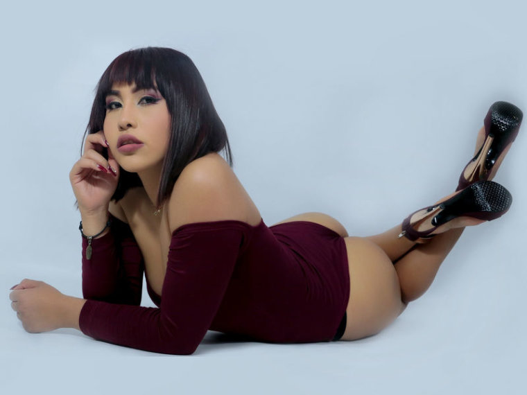 NaomyKim's profile - Image n°0