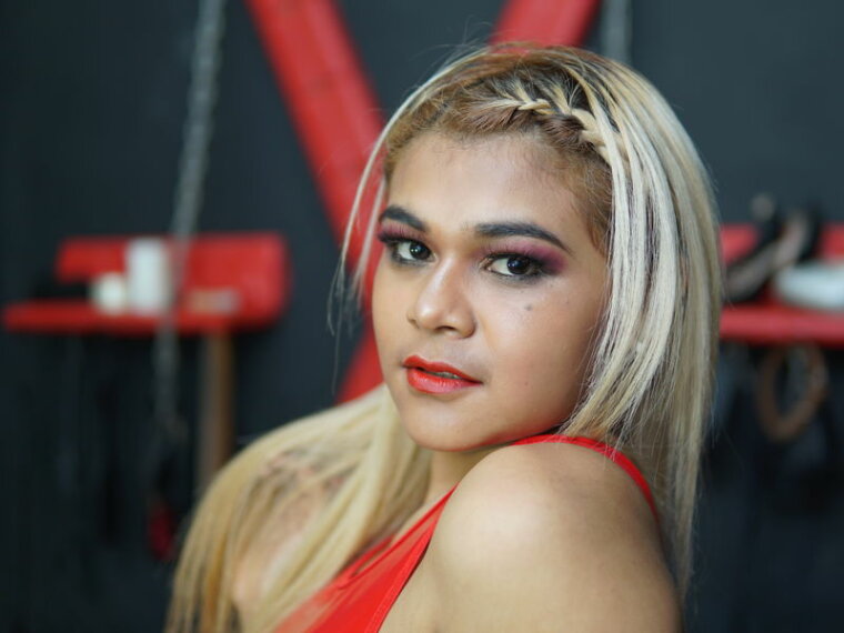 natashasubmiss's profile - Image n°0