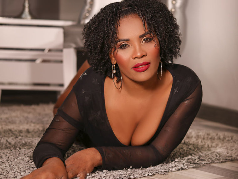 NatyBrown's profile - Image n°0