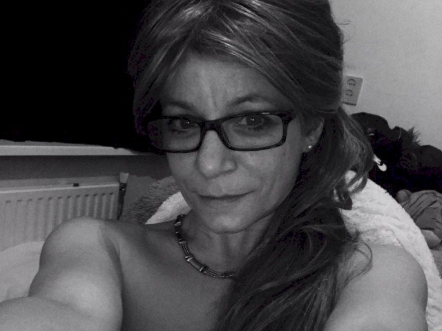 naughtyjune's profile - Image n°0